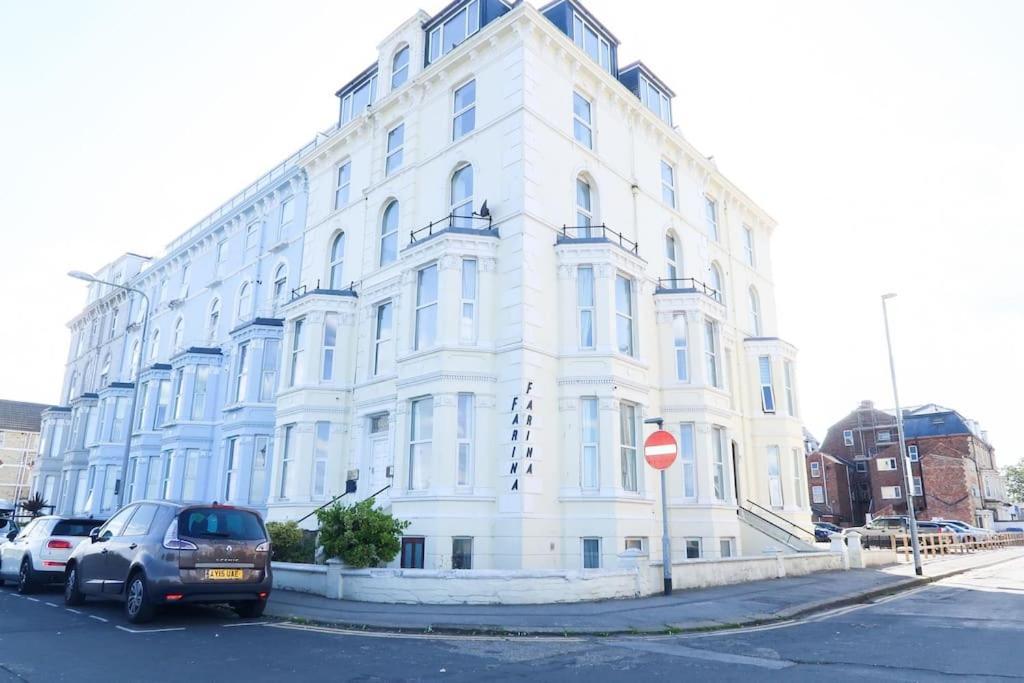Farina No6, Sea View Apartment Sleeping 4 Guests Bridlington Bagian luar foto